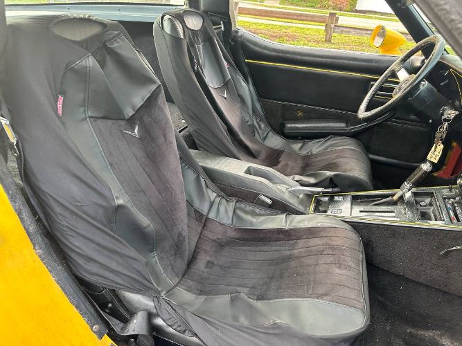Chevrolet-Corvette-1980-Yellow-2