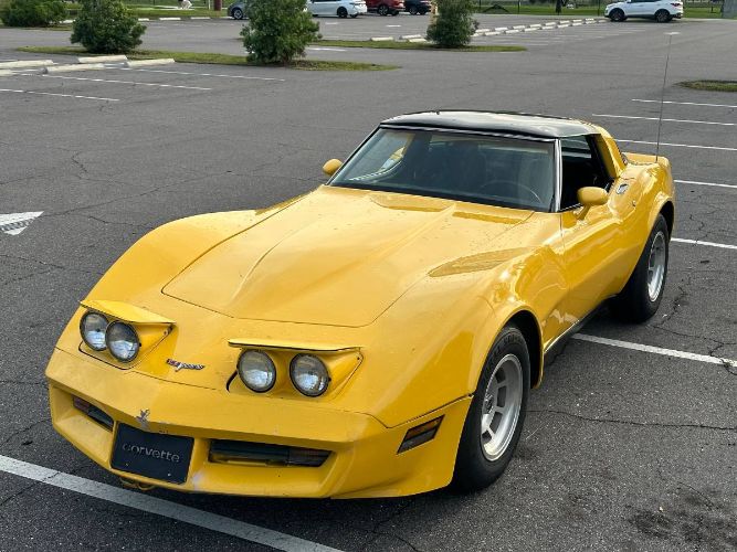 Chevrolet-Corvette-1980-Yellow-20