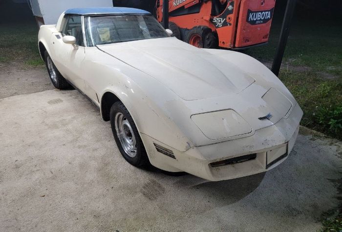 Chevrolet-Corvette-1980-Yellow-7