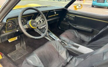 Chevrolet-Corvette-1980-Yellow-7
