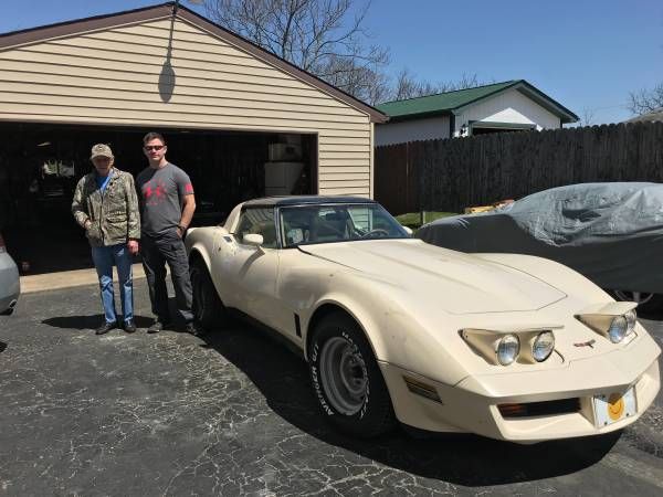 Chevrolet-Corvette-1981-4