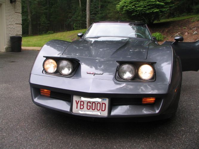 Chevrolet-Corvette-1981-4