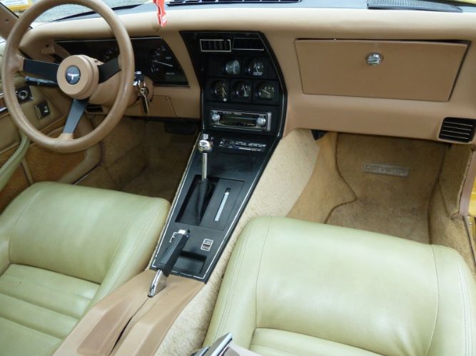 Chevrolet-Corvette-1981
