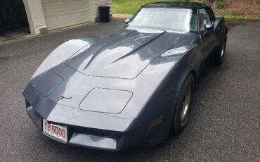 Chevrolet-Corvette-1981-5