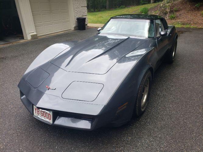 Chevrolet-Corvette-1981-5