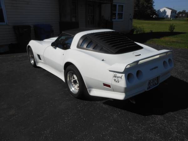 Chevrolet-Corvette-1981-5