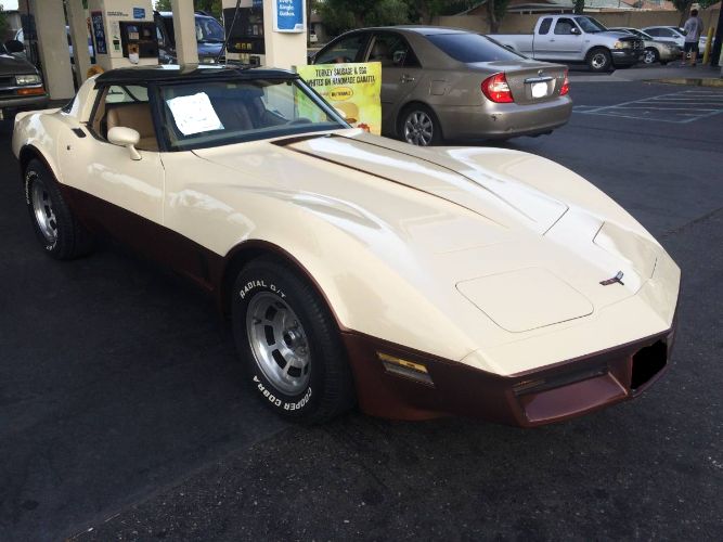 Chevrolet-Corvette-1981-5