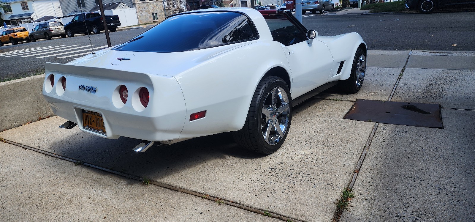 Chevrolet-Corvette-1981-5