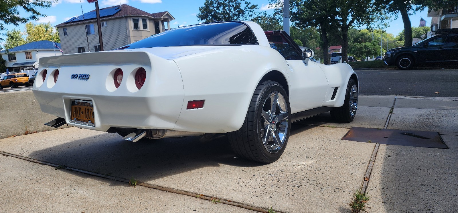 Chevrolet-Corvette-1981-6
