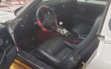 Chevrolet-Corvette-1981-8