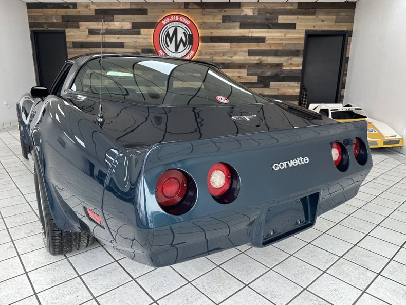 Chevrolet-Corvette-1981-Blue-Metallic-Blue-12
