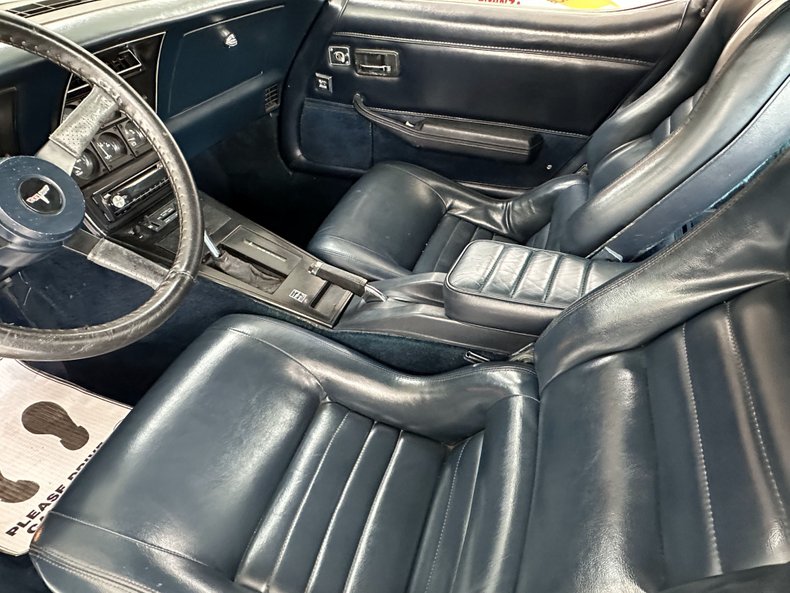 Chevrolet-Corvette-1981-Blue-Metallic-Blue-17