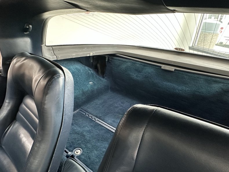 Chevrolet-Corvette-1981-Blue-Metallic-Blue-18