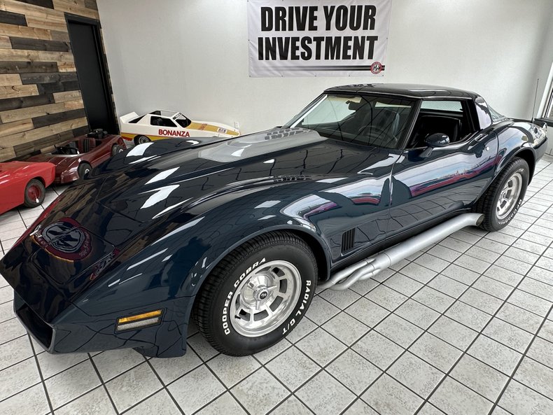 Chevrolet-Corvette-1981-Blue-Metallic-Blue-3