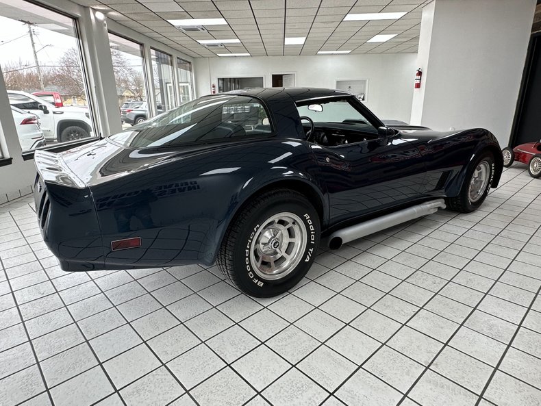 Chevrolet-Corvette-1981-Blue-Metallic-Blue-4