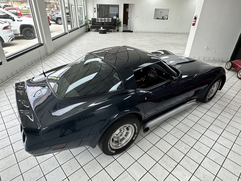 Chevrolet-Corvette-1981-Blue-Metallic-Blue-5