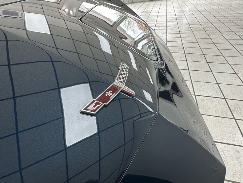 Chevrolet-Corvette-1981-Blue-Metallic-Blue-8