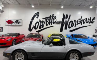 Chevrolet-Corvette-1981-Coupe-1