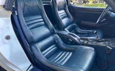 Chevrolet-Corvette-1981-Coupe-15