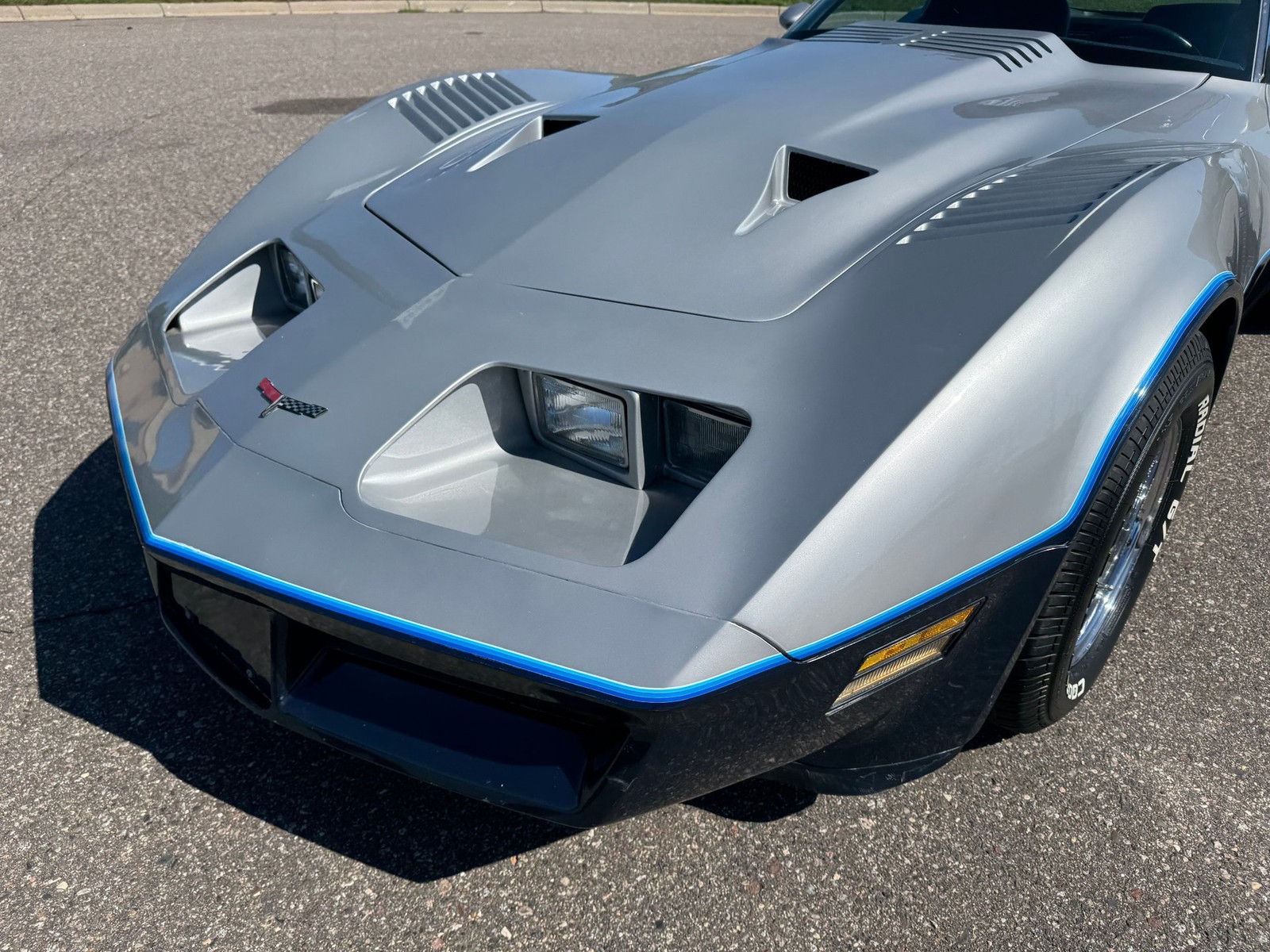 Chevrolet-Corvette-1981-Coupe-18