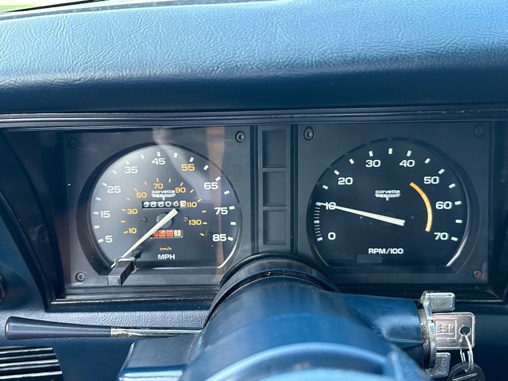 Chevrolet-Corvette-1981-Coupe-20
