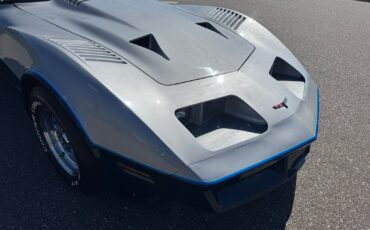 Chevrolet-Corvette-1981-Coupe-22