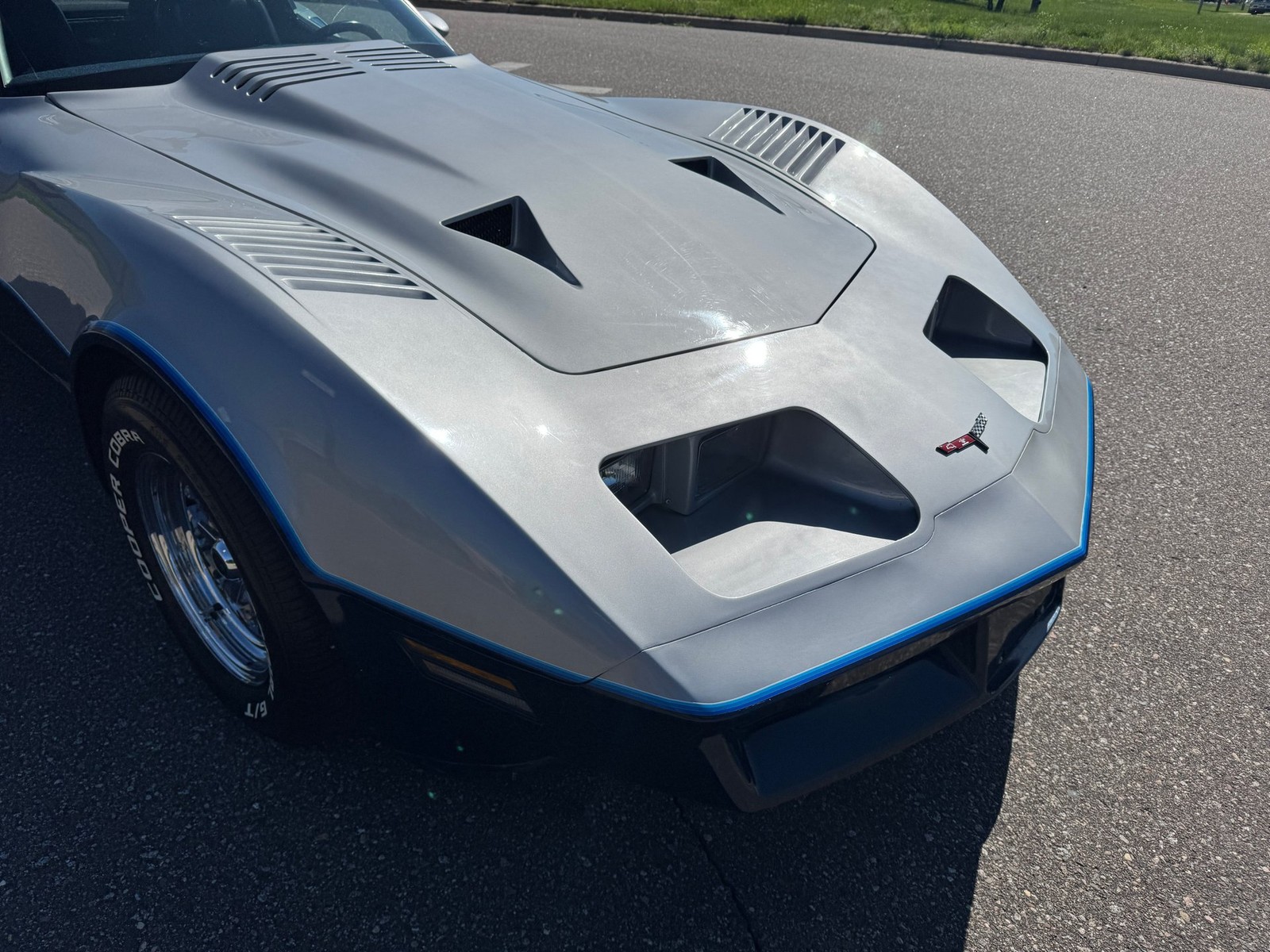 Chevrolet-Corvette-1981-Coupe-22