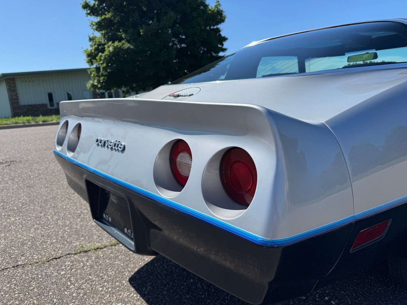 Chevrolet-Corvette-1981-Coupe-24