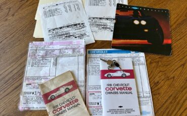 Chevrolet-Corvette-1981-Coupe-25