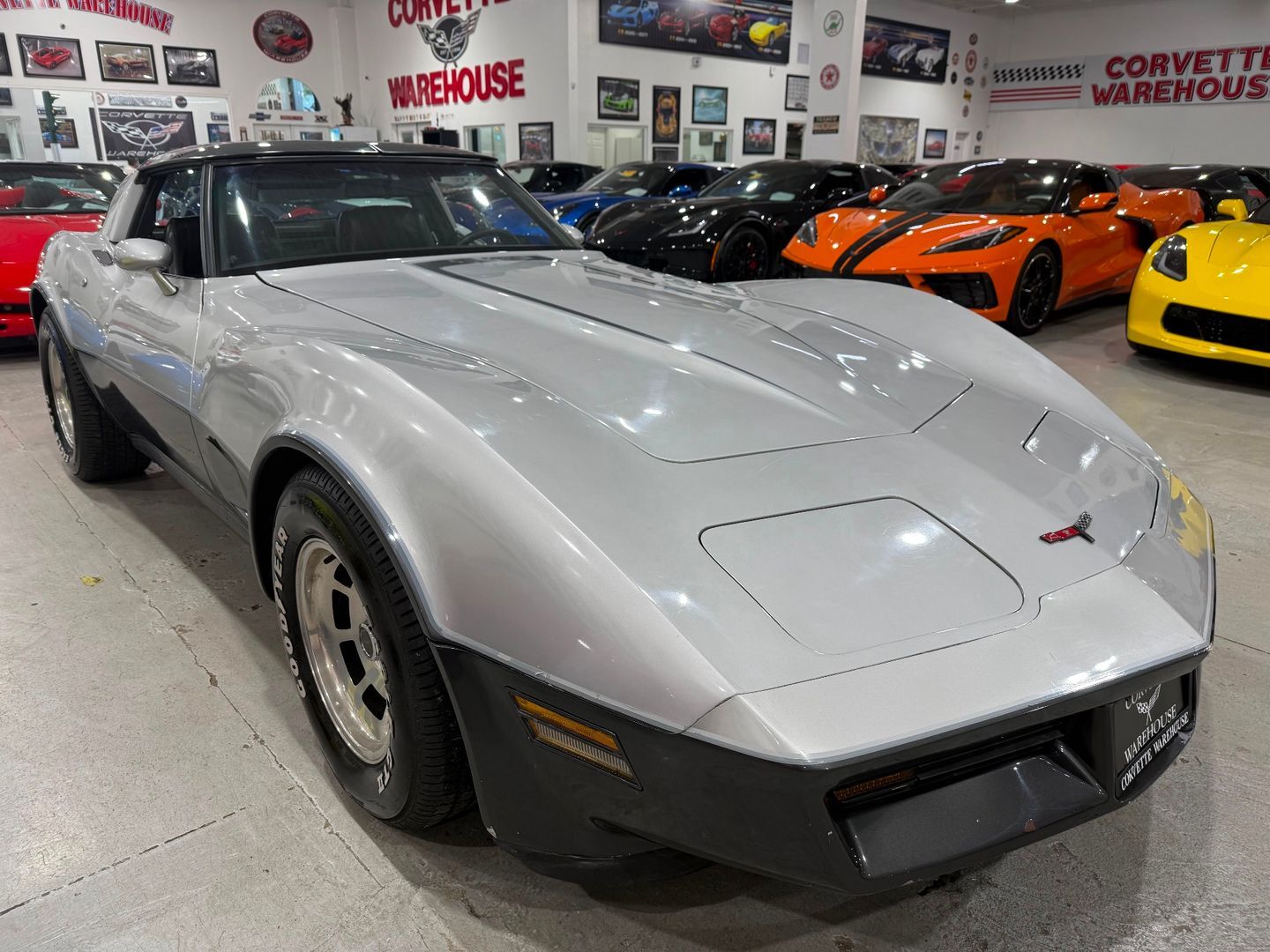 Chevrolet-Corvette-1981-Coupe-3