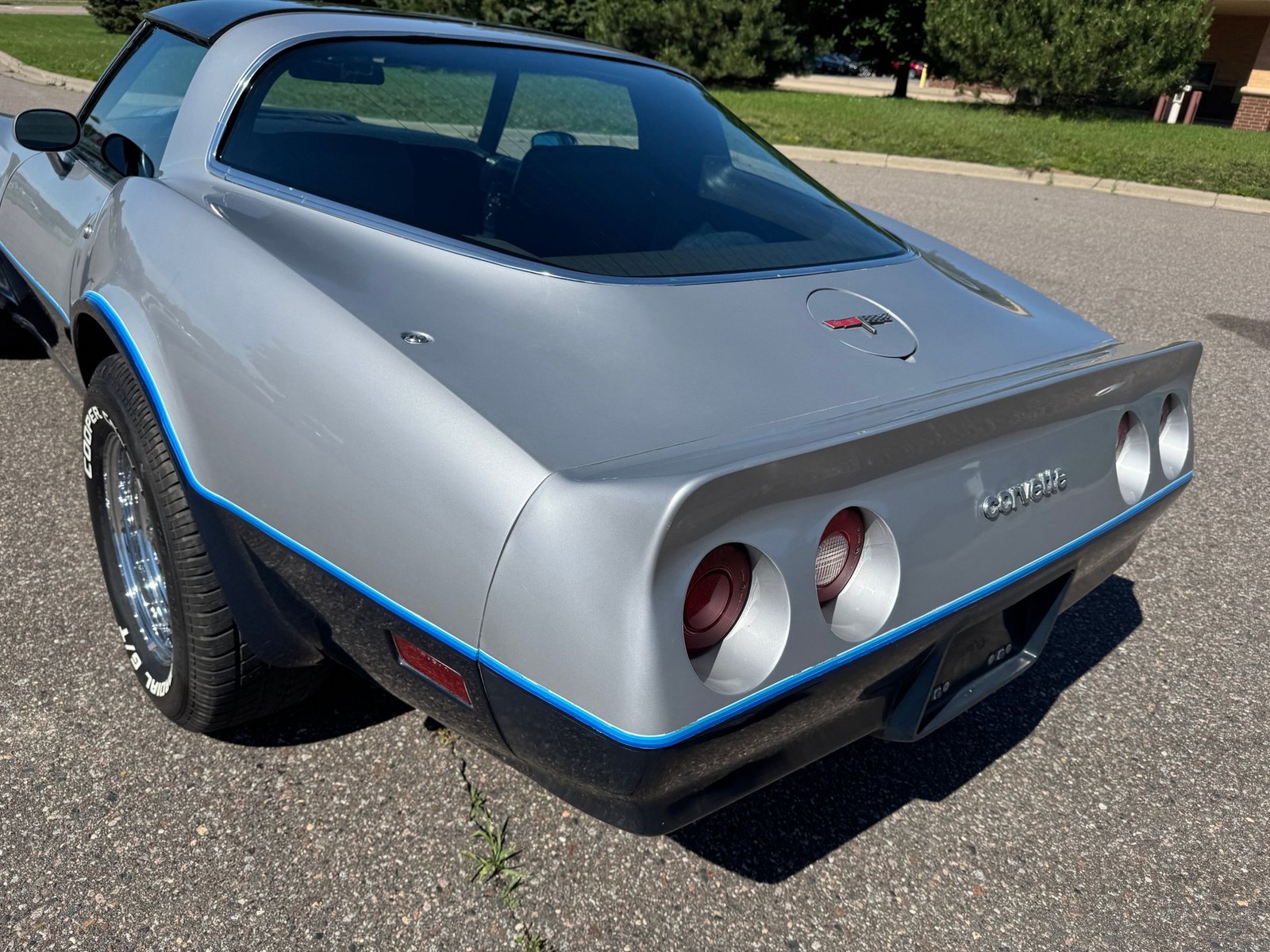Chevrolet-Corvette-1981-Coupe-30