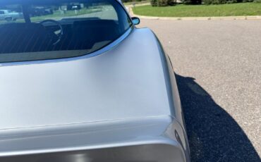 Chevrolet-Corvette-1981-Coupe-35