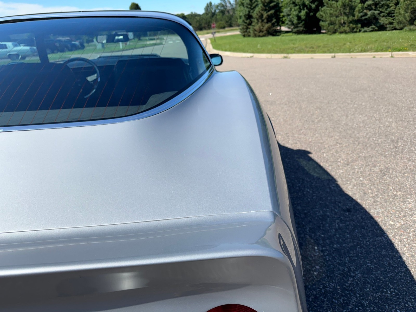 Chevrolet-Corvette-1981-Coupe-35