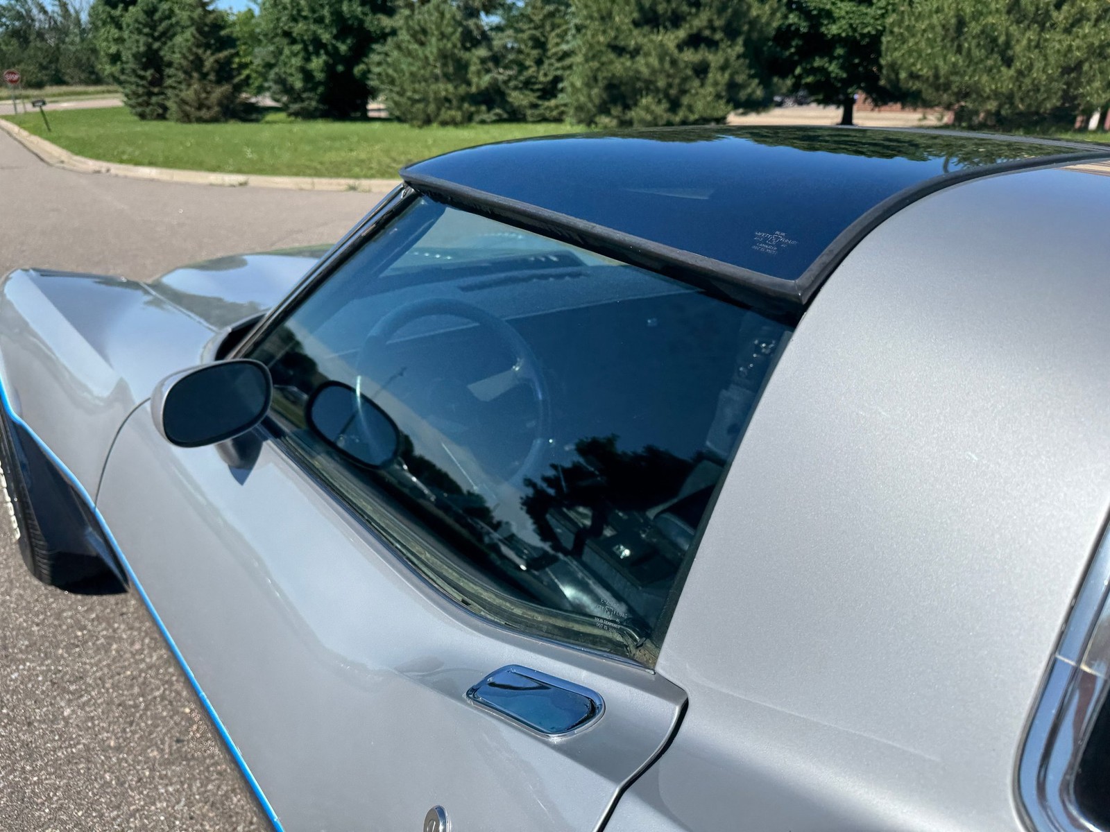 Chevrolet-Corvette-1981-Coupe-39