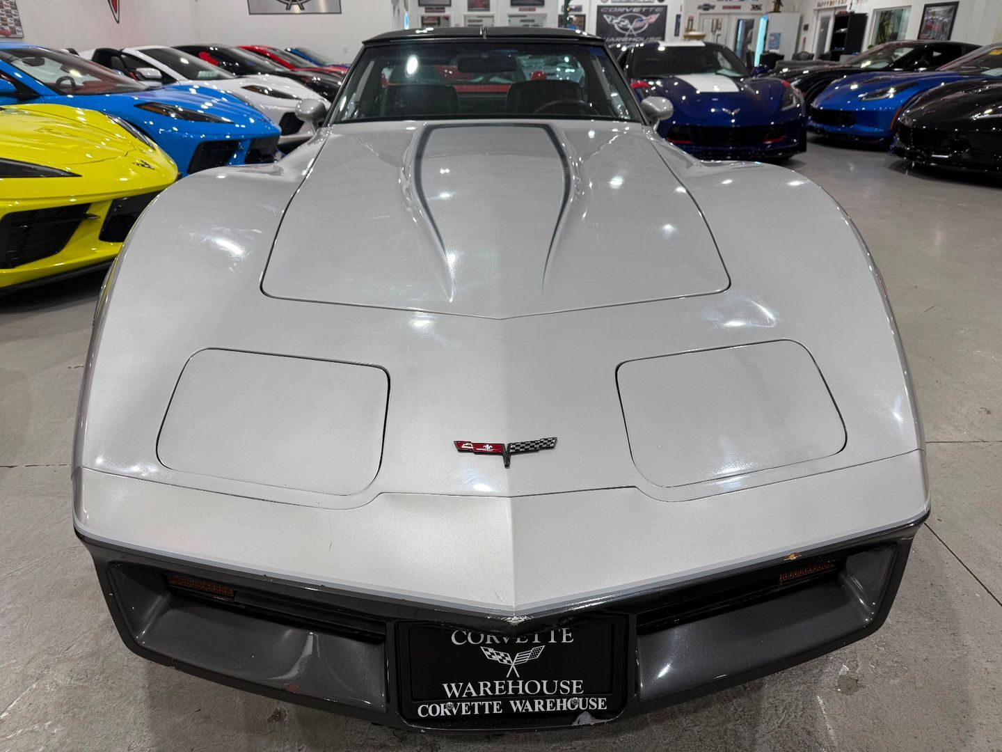 Chevrolet-Corvette-1981-Coupe-6