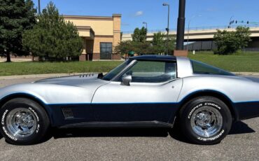 Chevrolet-Corvette-1981-Coupe-6