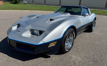 Chevrolet-Corvette-1981-Coupe-7