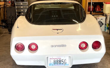 Chevrolet-Corvette-1981-Coupe-8