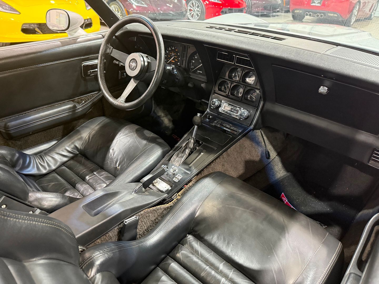 Chevrolet-Corvette-1981-Coupe-9
