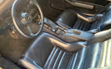 Chevrolet-Corvette-1981-Coupe-9