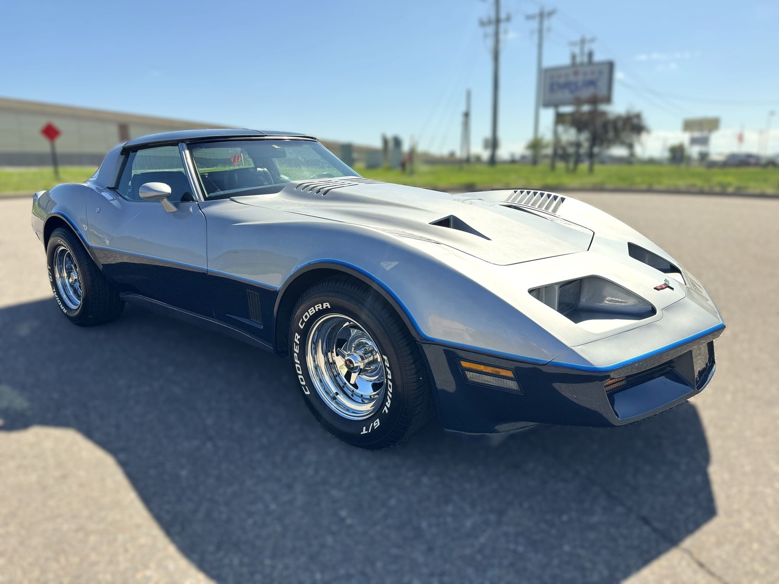 Chevrolet-Corvette-1981-Coupe