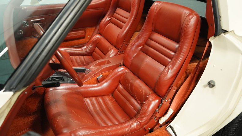 Chevrolet-Corvette-1981-Cream-Beige-Medium-Cinnabar-11
