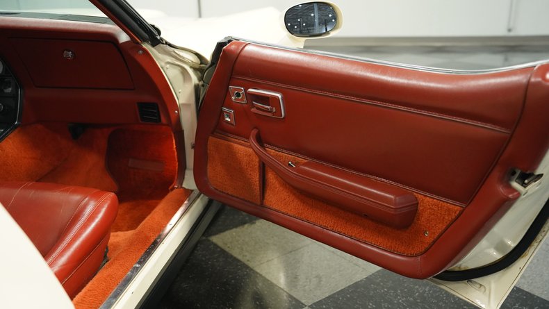 Chevrolet-Corvette-1981-Cream-Beige-Medium-Cinnabar-13