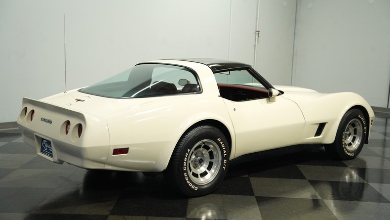 Chevrolet-Corvette-1981-Cream-Beige-Medium-Cinnabar-14