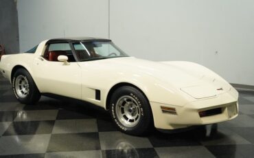 Chevrolet-Corvette-1981-Cream-Beige-Medium-Cinnabar-17