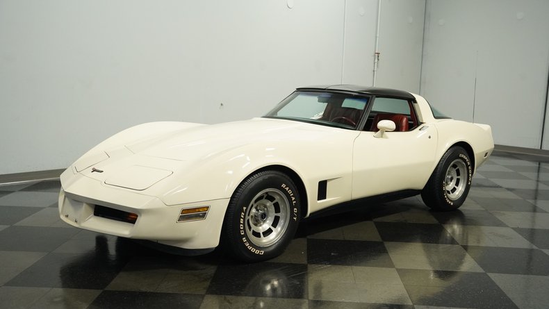 Chevrolet-Corvette-1981-Cream-Beige-Medium-Cinnabar-23