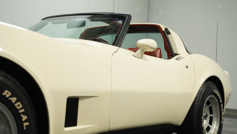Chevrolet-Corvette-1981-Cream-Beige-Medium-Cinnabar-34