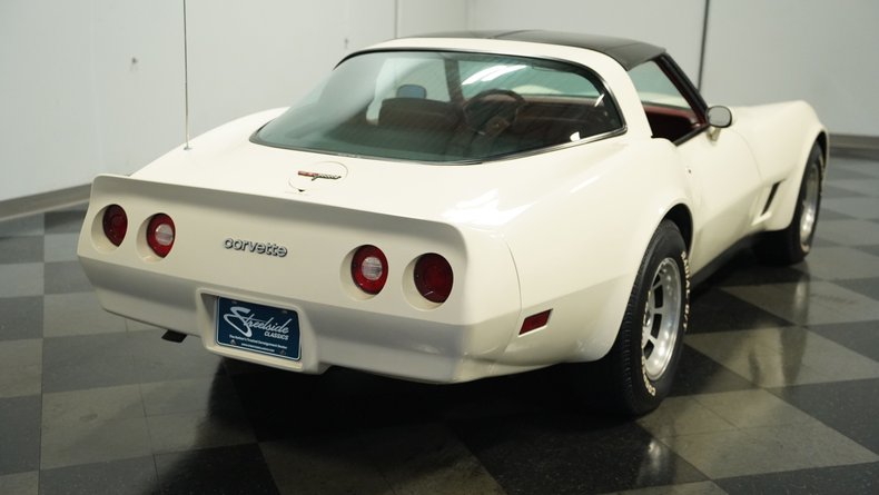 Chevrolet-Corvette-1981-Cream-Beige-Medium-Cinnabar-4