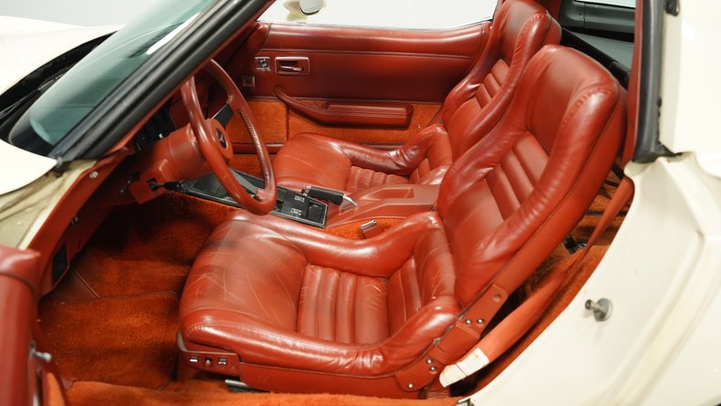 Chevrolet-Corvette-1981-Cream-Beige-Medium-Cinnabar-41