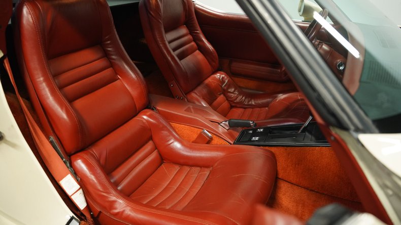 Chevrolet-Corvette-1981-Cream-Beige-Medium-Cinnabar-43